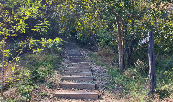 전월산 등산로 입구